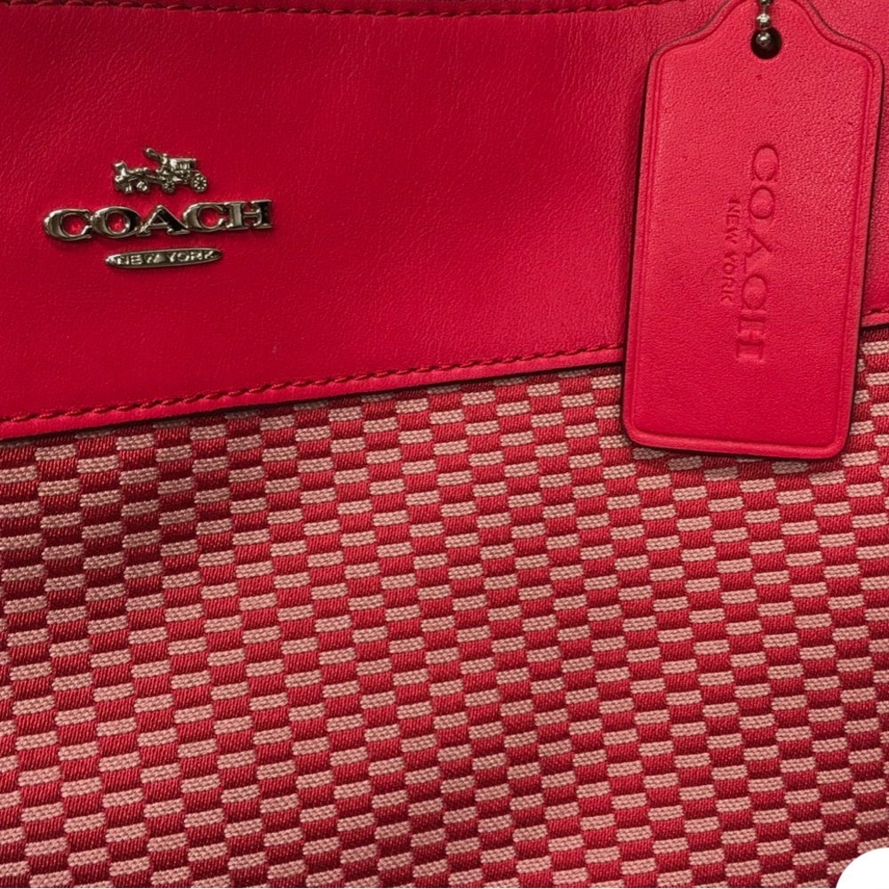 NWT Coach F57540 Legacy Jacquard Lexy Shoulder Bag-Milk Bright Pink ๐ฉท๐ค๐ฉท๐ค๐ฉท - Picture 8 of 9